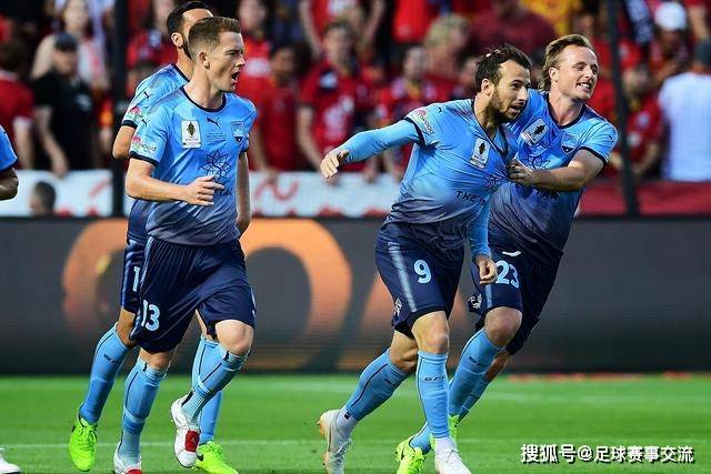 兰德尔表现突出，37分钟内贡献33分8篮板7助攻