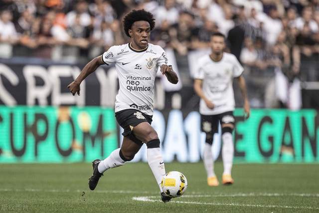 吉达联合欲以2500万欧元引进迪亚斯，球员倾向留队